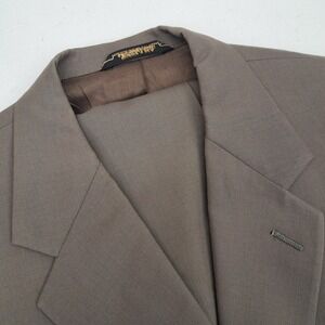 Tom James Bespoke Mens 42R Beige 2 Piece Suit Corporate Image Pleated 34x30